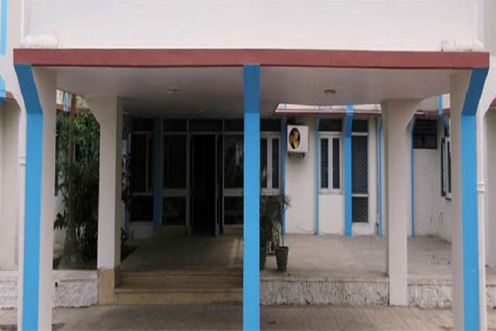 https://cache.careers360.mobi/media/colleges/social-media/media-gallery/41513/2021/11/15/Campus View of Electronics Service and Training Centre Nainital_Campus-View.png